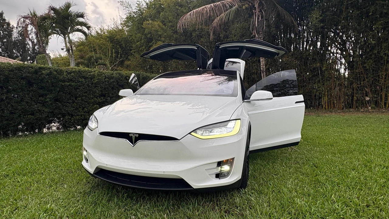 2016 Tesla Model X - Image 6 of 31