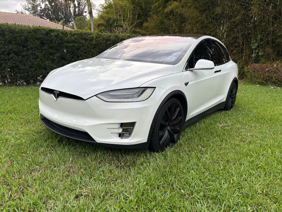 2016 Tesla Model X - Image 7 of 31
