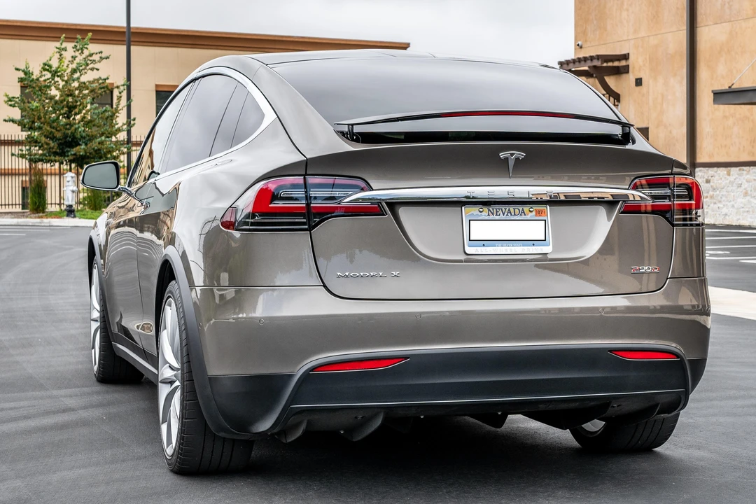 2016 Tesla Model X - Image 11 of 26