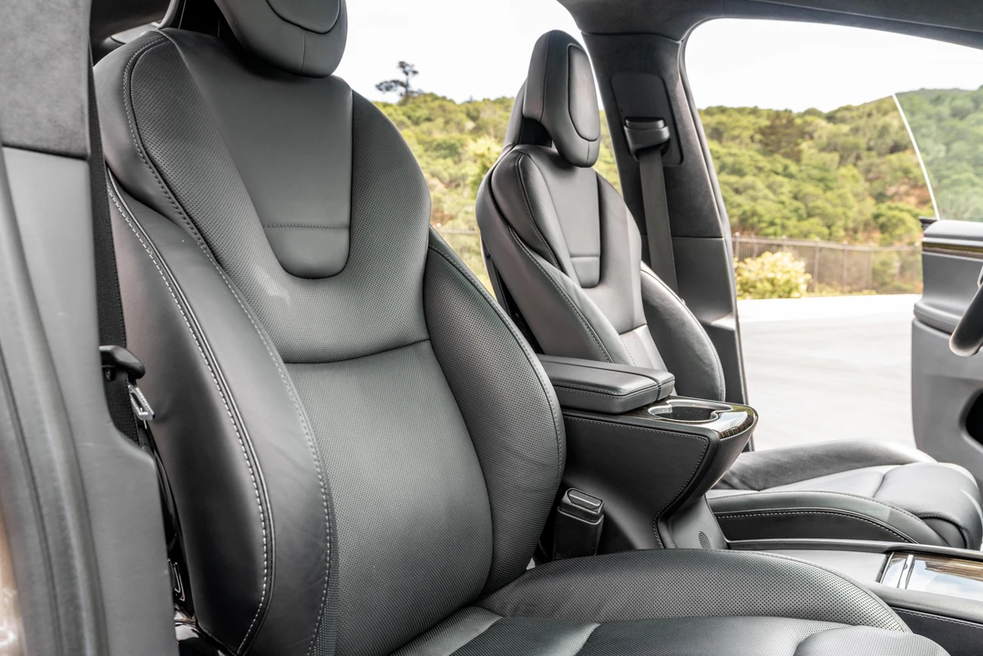 2016 Tesla Model X - Image 18 of 26
