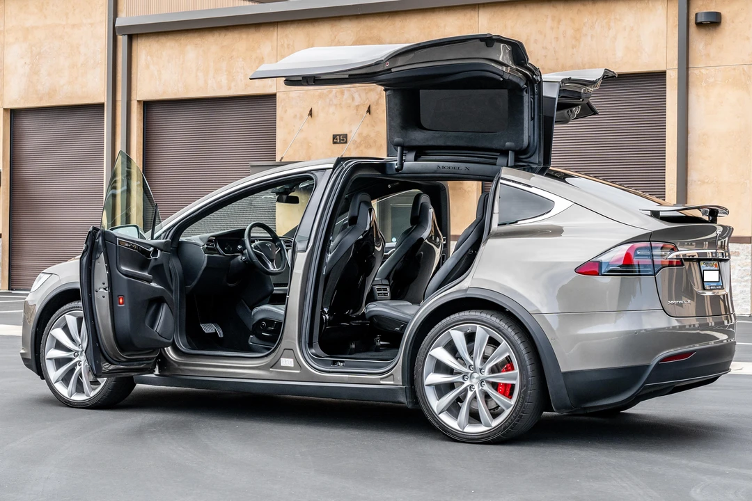 2016 Tesla Model X - Image 9 of 26