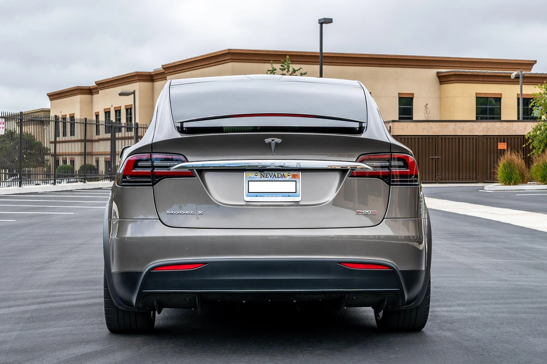 2016 Tesla Model X - Image 12 of 26