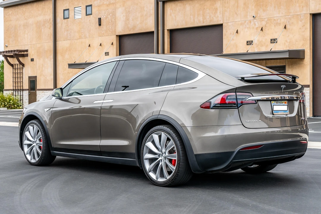 2016 Tesla Model X - Image 10 of 26