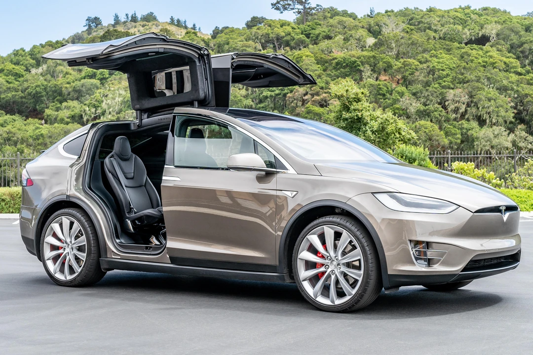 2016 Tesla Model X - Image 15 of 26