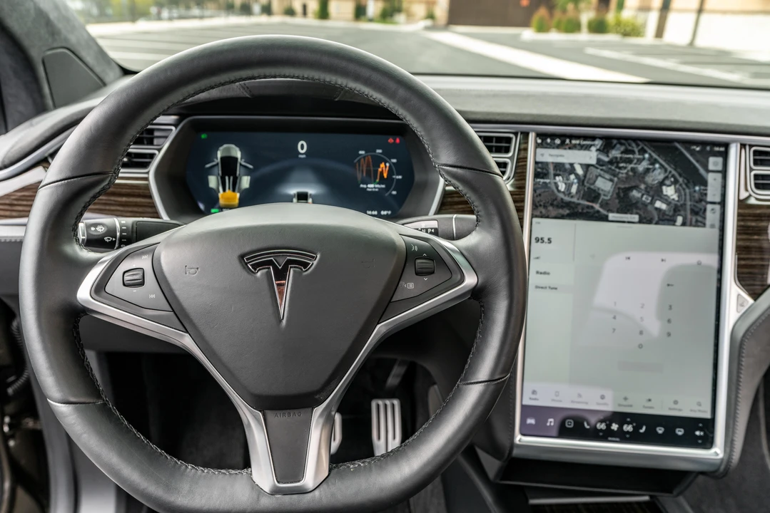 2016 Tesla Model X - Image 24 of 26