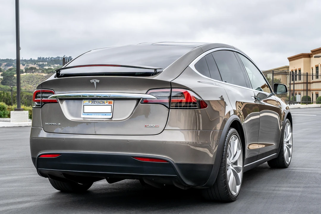 2016 Tesla Model X - Image 13 of 26