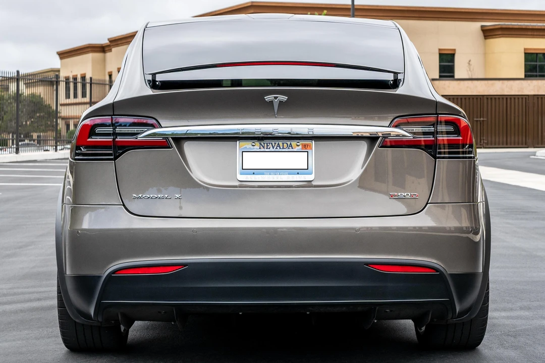 2016 Tesla Model X - Image 5 of 26