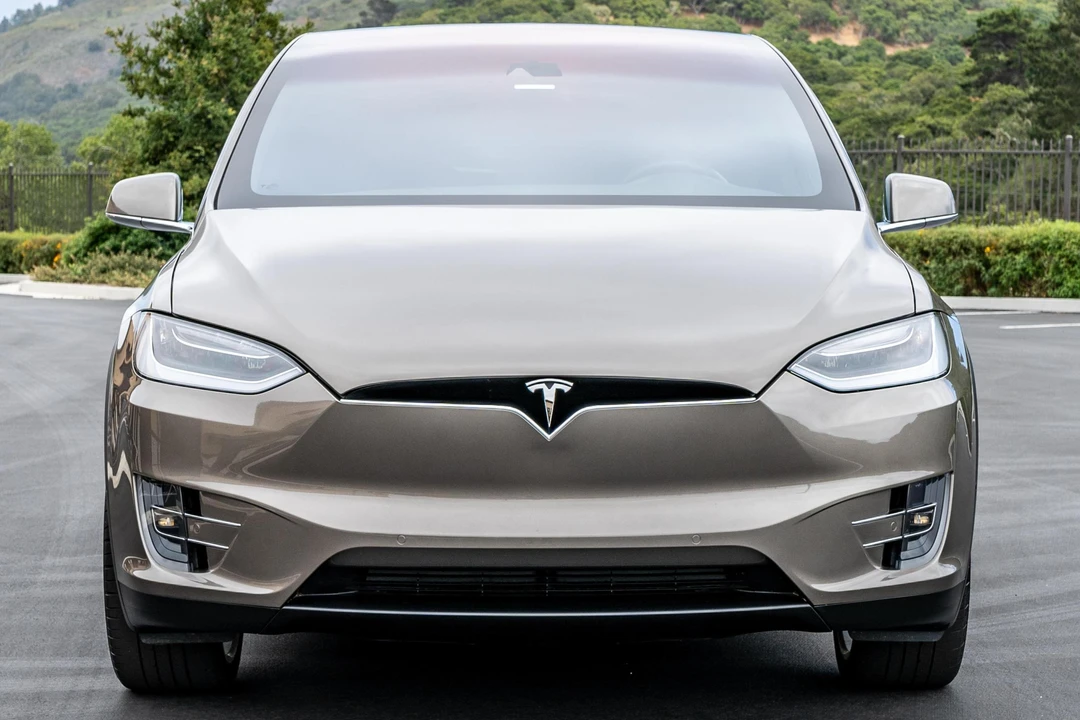 2016 Tesla Model X - Image 2 of 26
