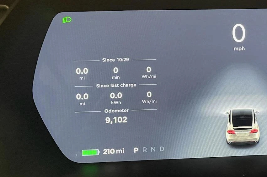 2016 Tesla Model X - Image 19 of 26