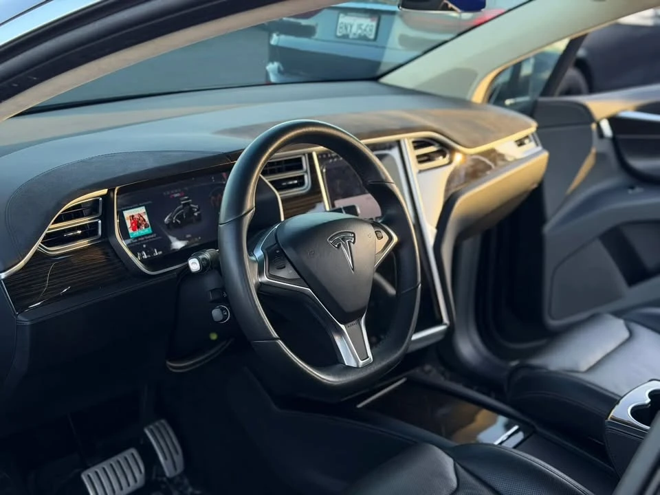 2016 Tesla Model X - Image 17 of 20