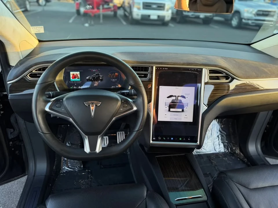 2016 Tesla Model X - Image 16 of 20