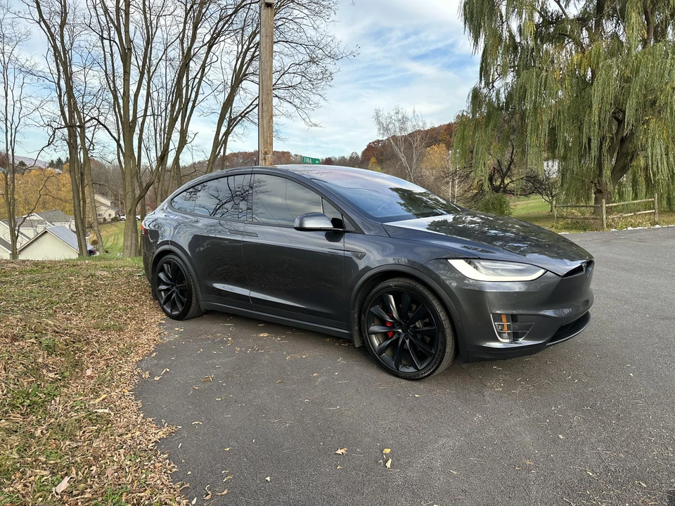 2016 Tesla Model X - Image 9 of 20