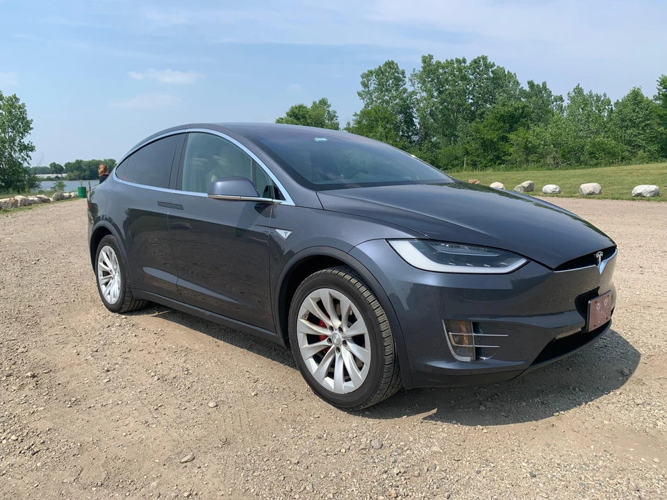 2016 Tesla Model X - Image 18 of 31
