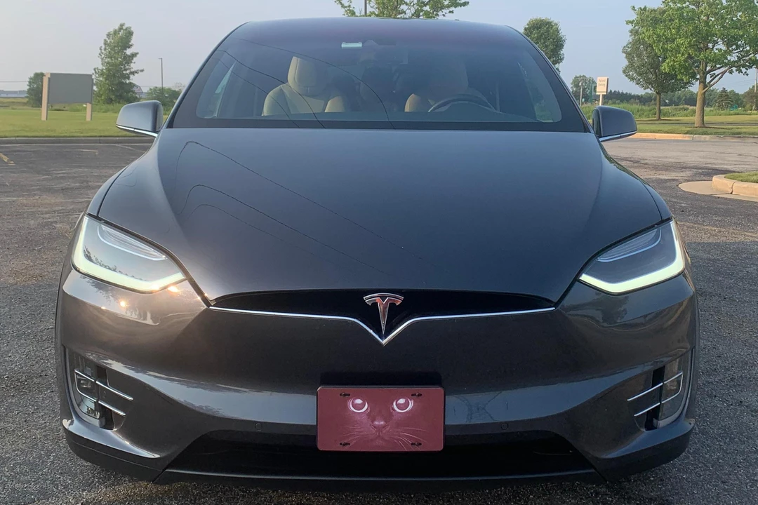 2016 Tesla Model X - Image 2 of 31