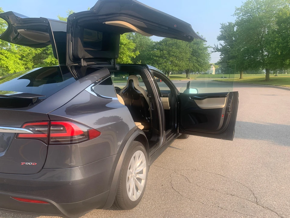 2016 Tesla Model X - Image 26 of 31