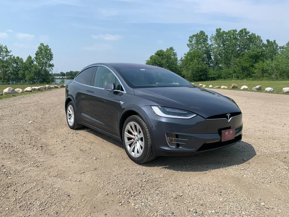 2016 Tesla Model X - Image 19 of 31