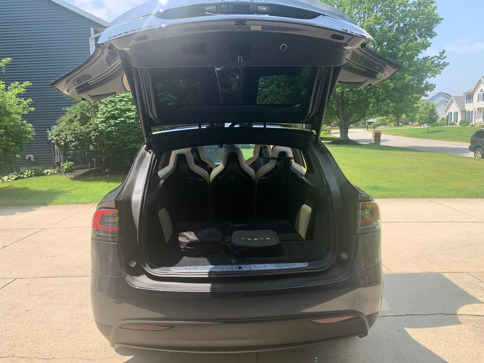 2016 Tesla Model X - Image 25 of 31