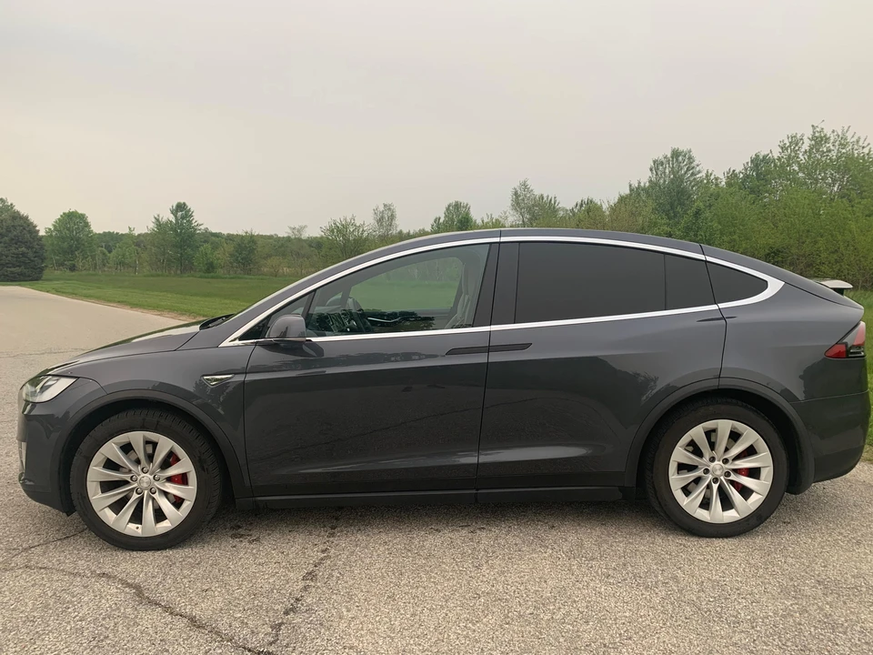 2016 Tesla Model X - Image 10 of 31