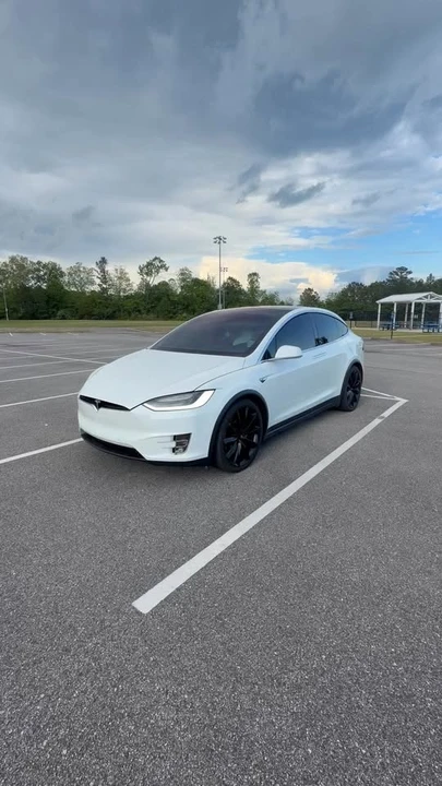 2016 Tesla Model X - Image 16 of 16
