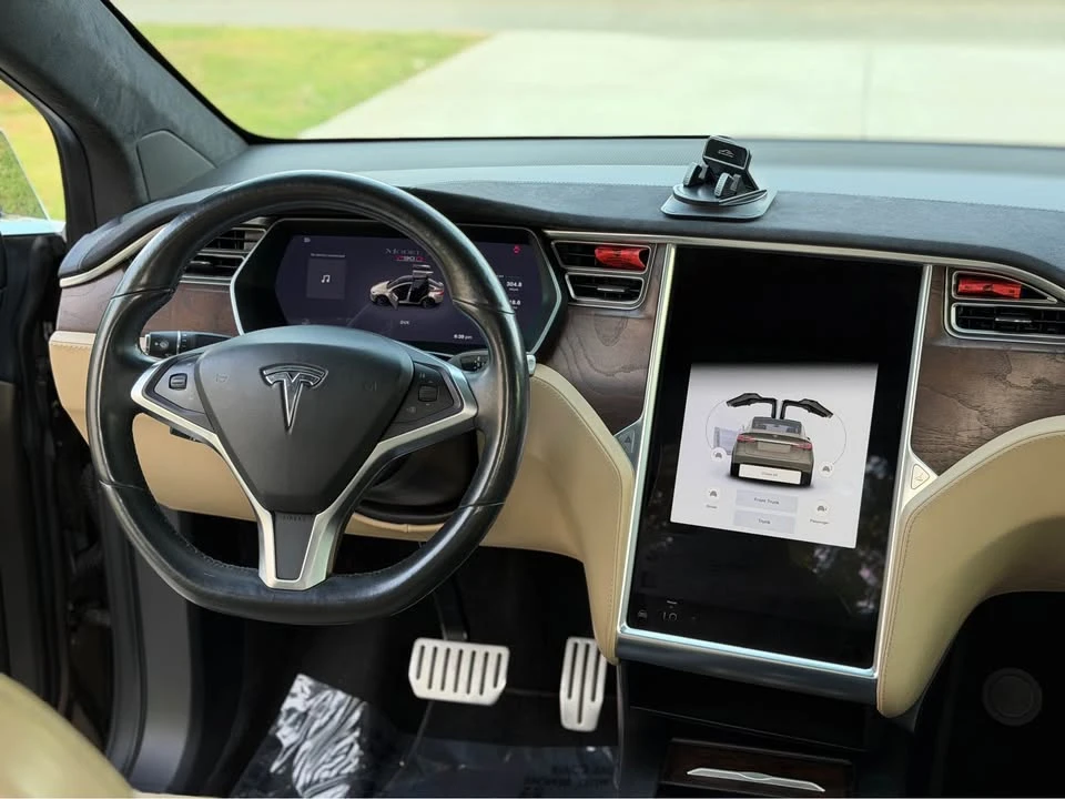 2016 Tesla Model X - Image 12 of 14