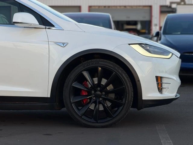 2016 Tesla Model X - Image 7 of 12