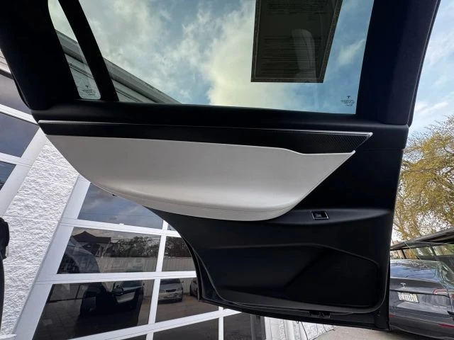 2016 Tesla Model X - Image 20 of 21
