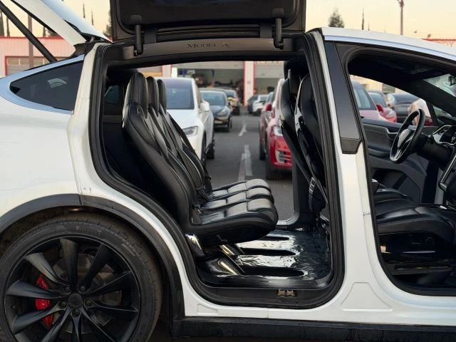 2016 Tesla Model X - Image 20 of 21