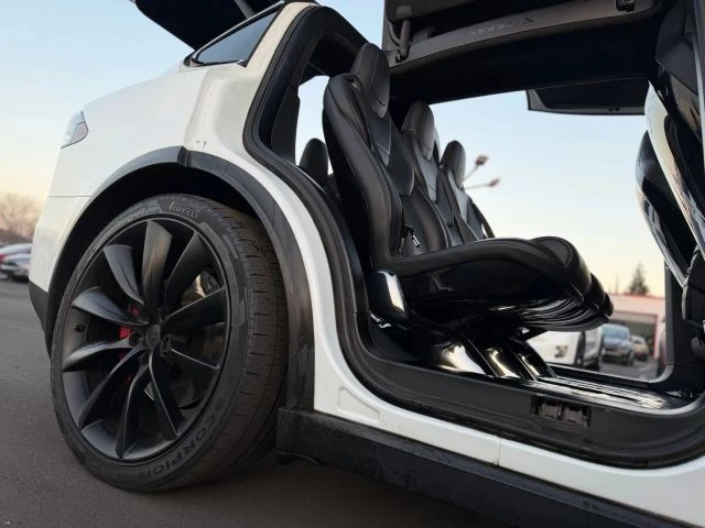2016 Tesla Model X - Image 19 of 21