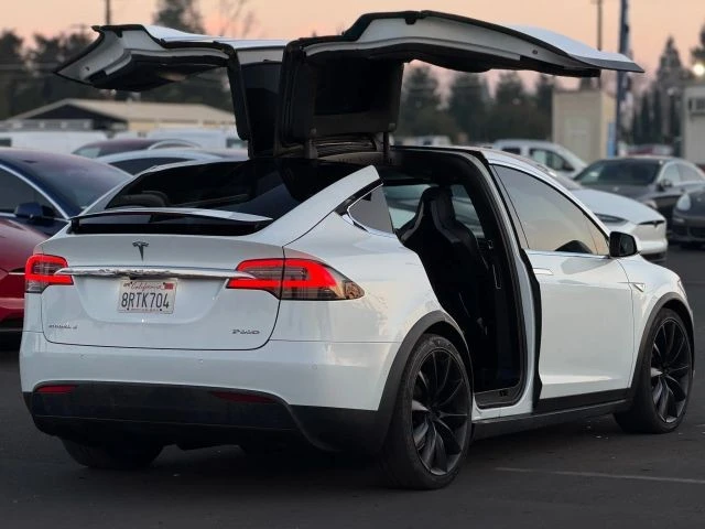 2016 Tesla Model X - Image 13 of 21