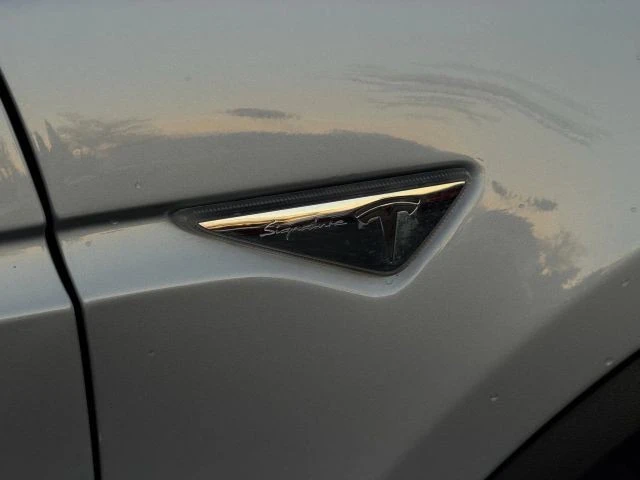 2016 Tesla Model X - Image 8 of 21