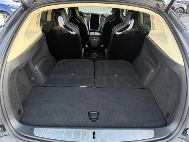 2016 Tesla Model X - Image 15 of 21