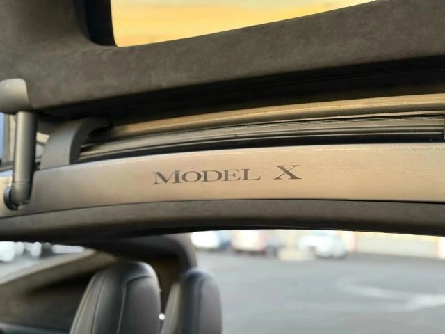 2016 Tesla Model X - Image 18 of 21