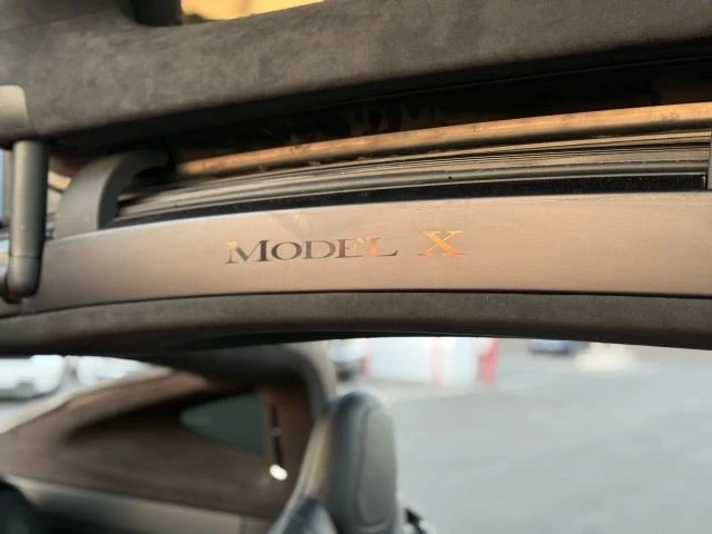 2016 Tesla Model X - Image 19 of 21