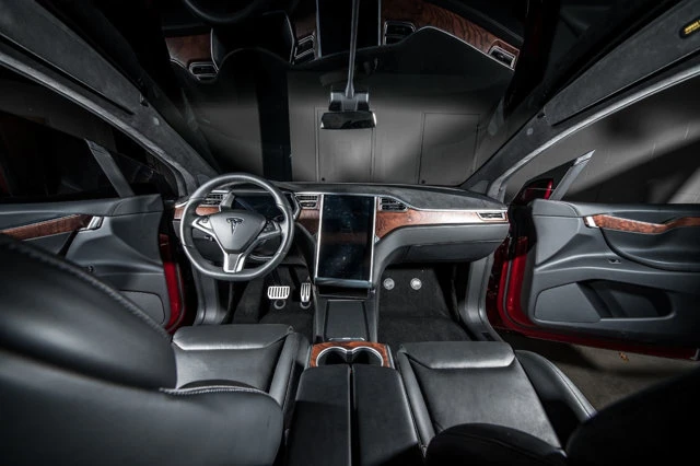 2016 Tesla Model X - Image 8 of 10