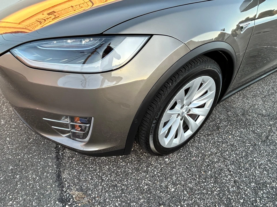 2016 Tesla Model X - Image 28 of 31