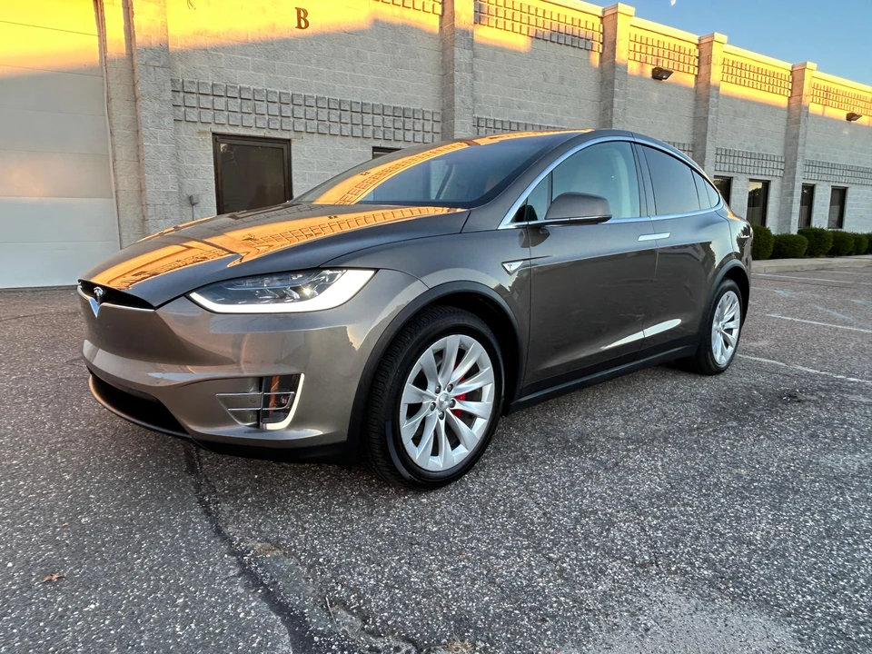 2016 Tesla Model X - Image 8 of 31