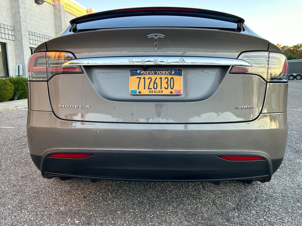 2016 Tesla Model X - Image 12 of 31