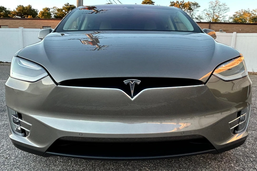 2016 Tesla Model X - Image 2 of 31