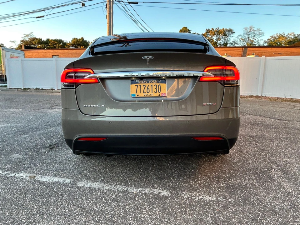2016 Tesla Model X - Image 13 of 31