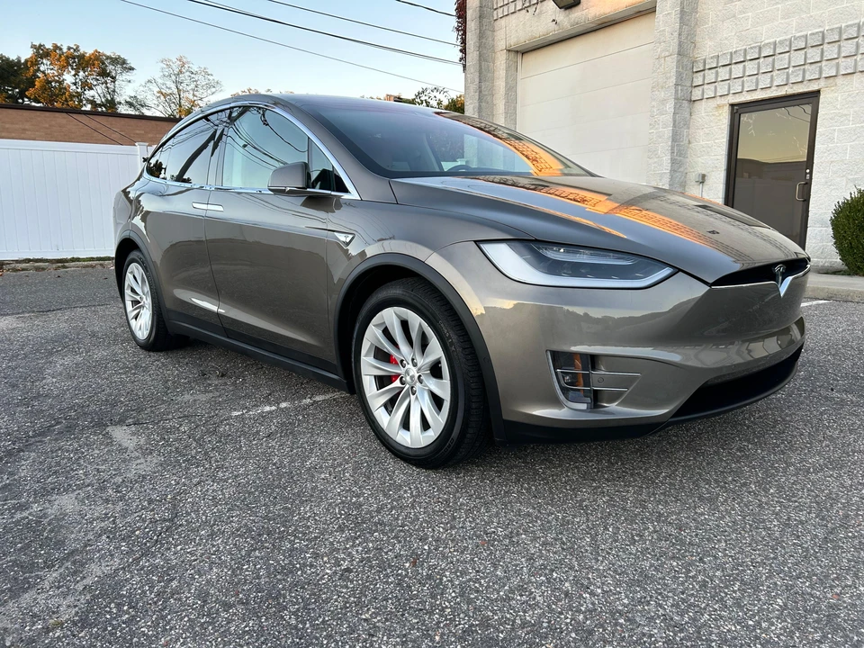 2016 Tesla Model X - Image 17 of 31