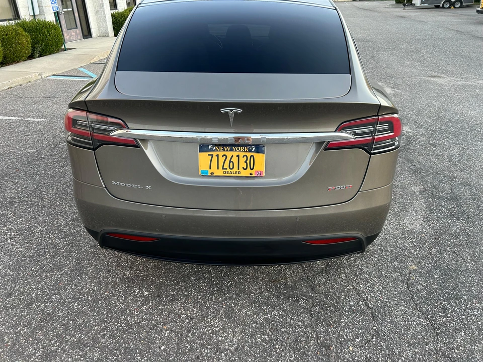 2016 Tesla Model X - Image 11 of 31