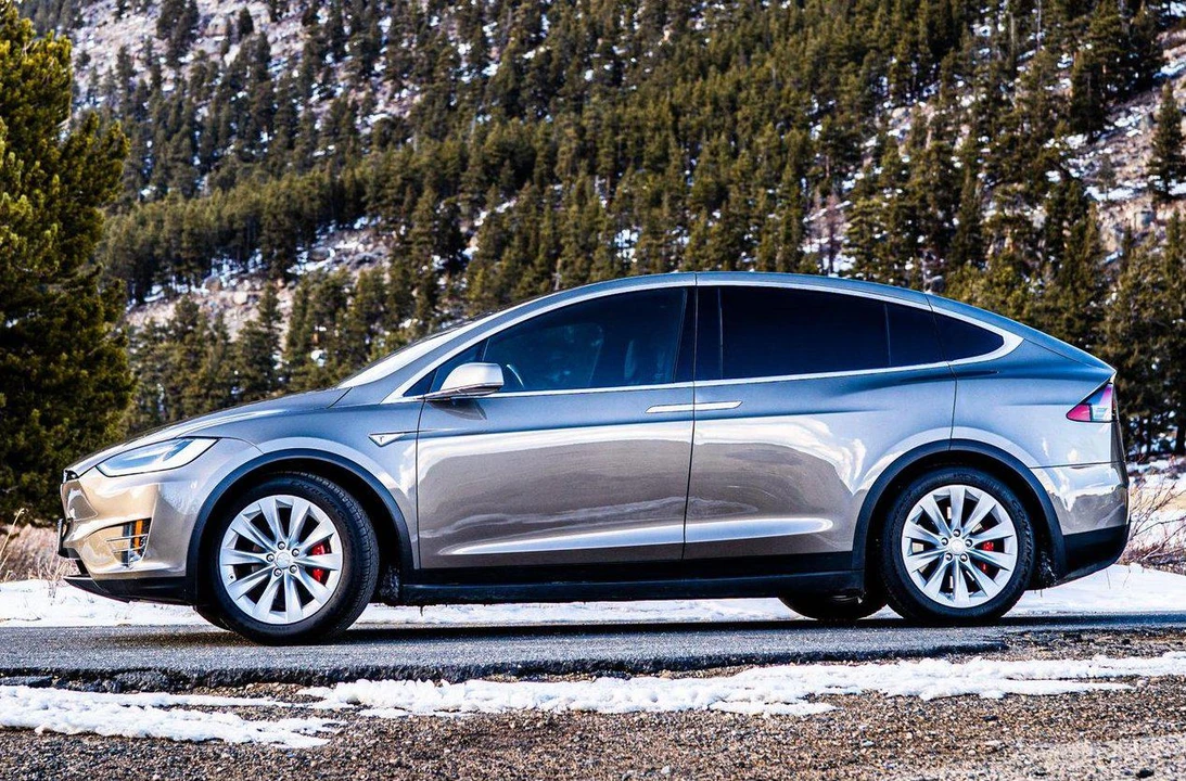2016 Tesla Model X - Image 16 of 31