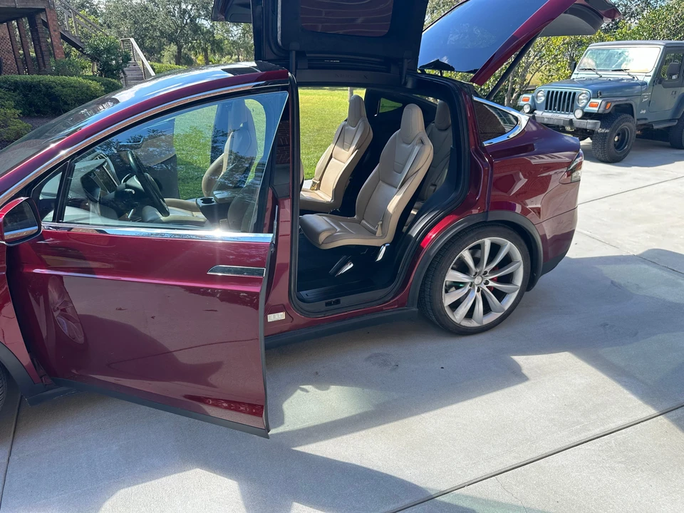 2016 Tesla Model X - Image 22 of 31