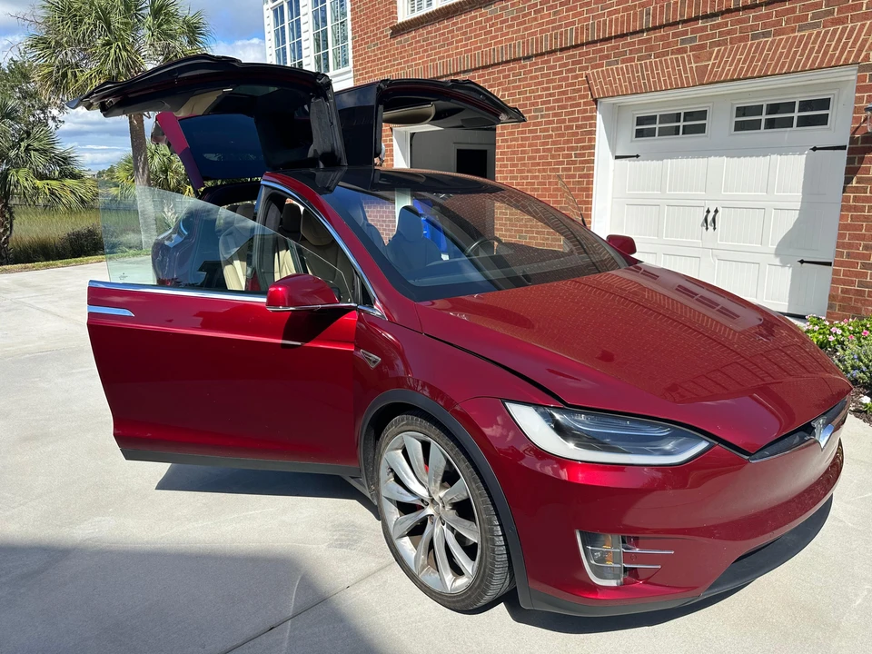 2016 Tesla Model X - Image 10 of 31