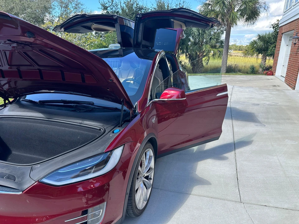 2016 Tesla Model X - Image 19 of 31