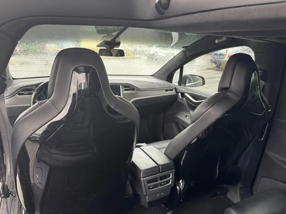 2016 Tesla Model S - Image 9 of 10