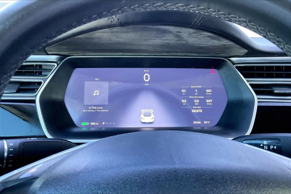 2016 Tesla Model S - Image 17 of 20