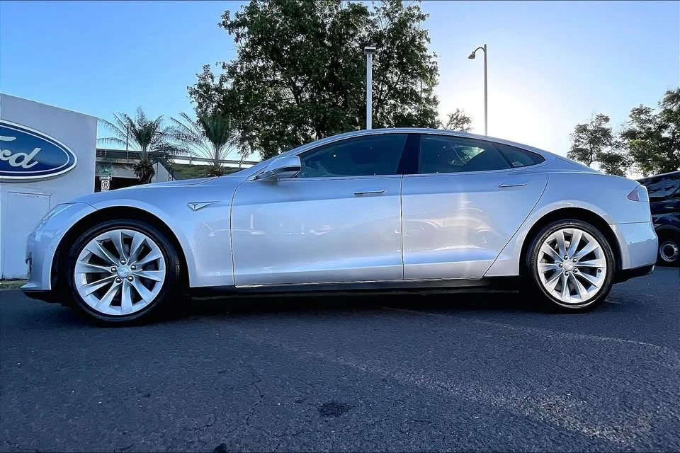 2016 Tesla Model S - Image 3 of 20