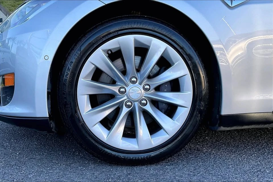 2016 Tesla Model S - Image 8 of 20