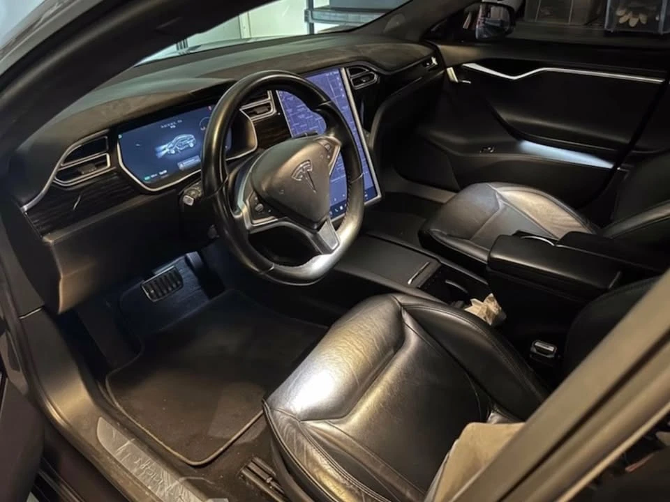 2016 Tesla Model S - Image 11 of 12